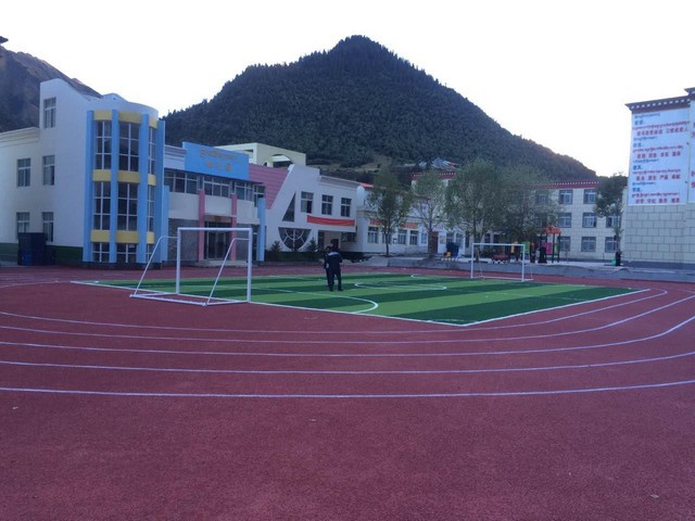 上海学校400米塑胶跑道